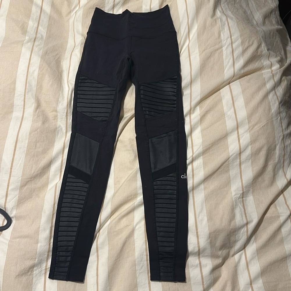 Alo yoga moto leggings
